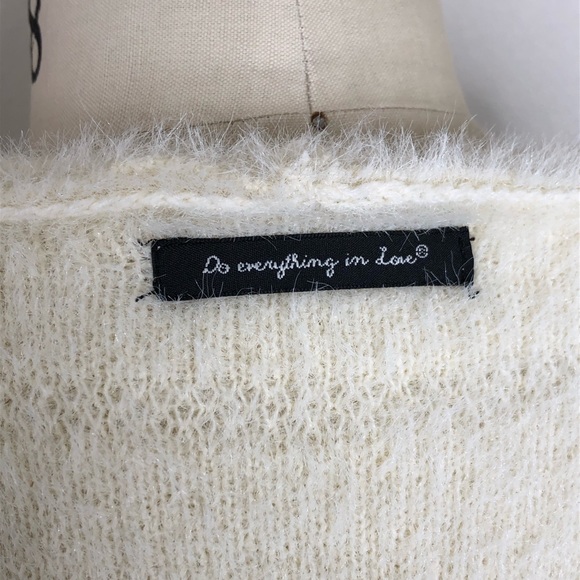 Do Everything In Love White Fuzzy Hooded Vest - Picture 4 of 8